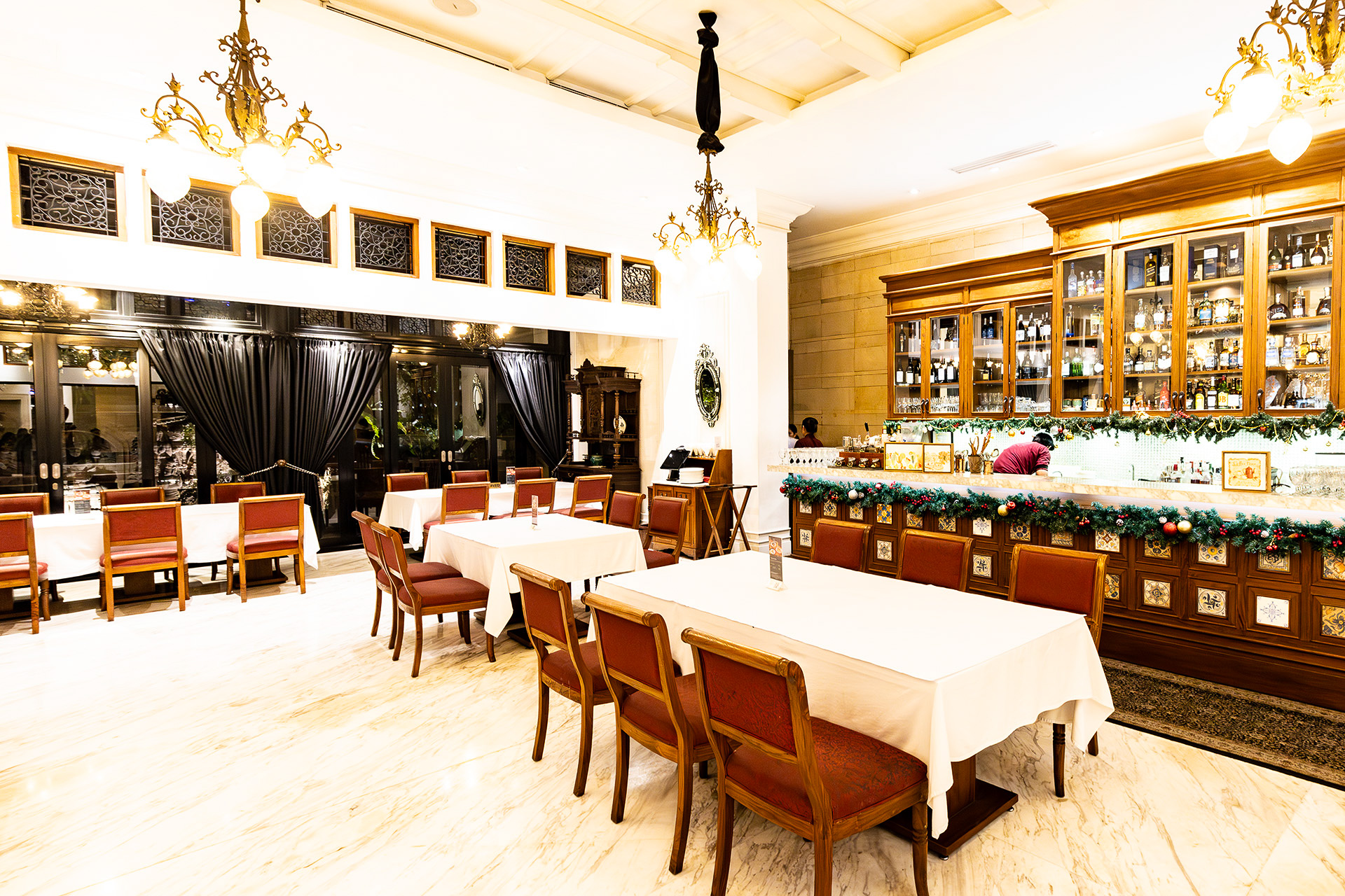 1階のテーブル席