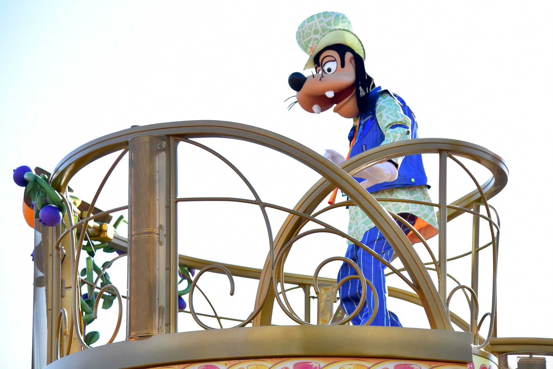 ドナルドダック、グーフィーにチップ、デール、クラリスと大所帯のバンドだ