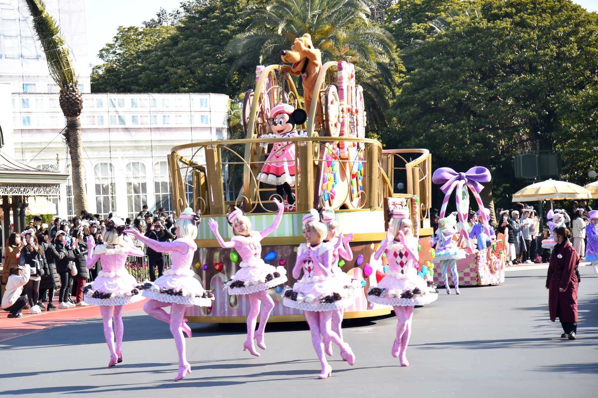 ラストは「スウィーツ・ギャラリー」のフロート