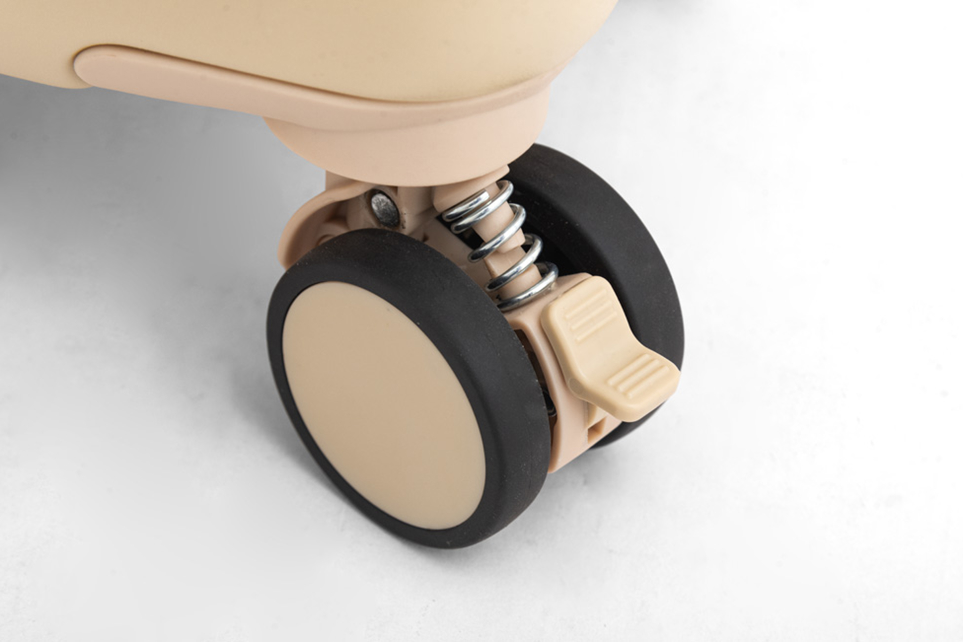 キャスターにはロック機能を搭載