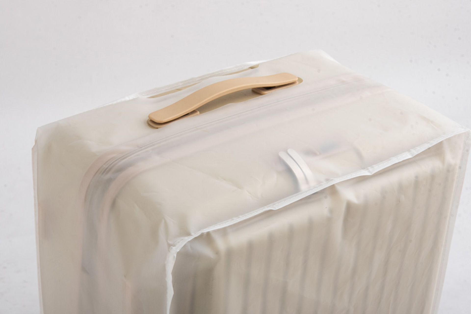 傷や雨から守るPVCカバーが付属する