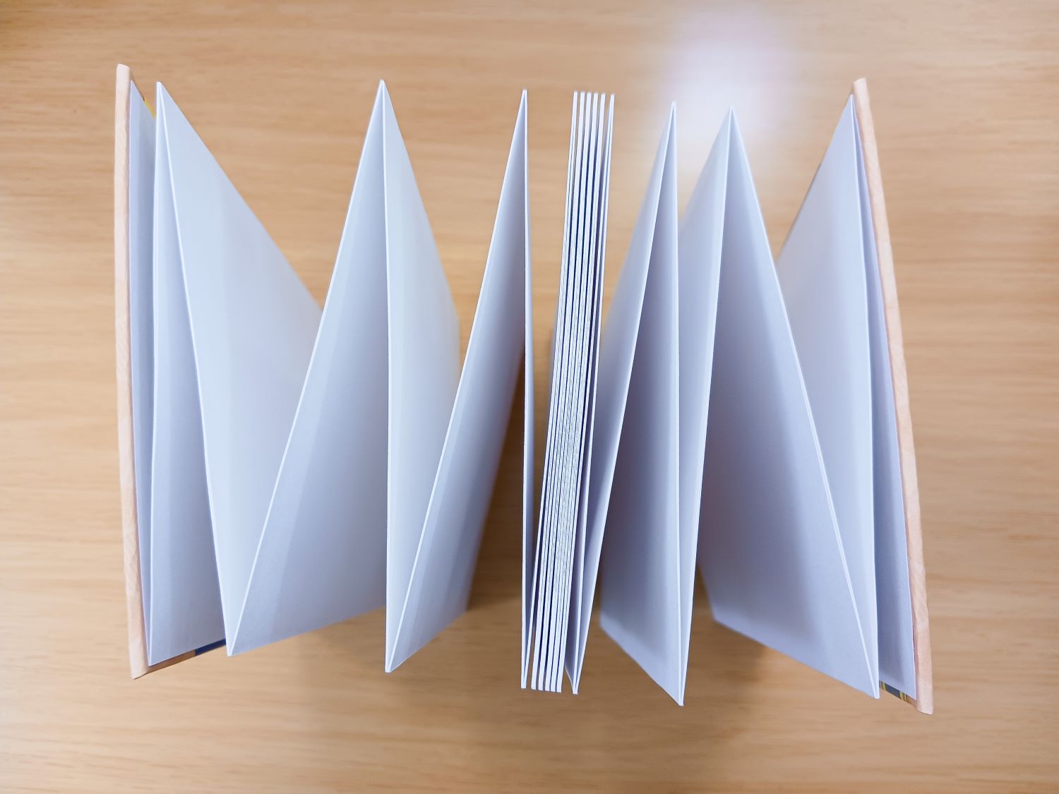 蛇腹24折り（48ページ）