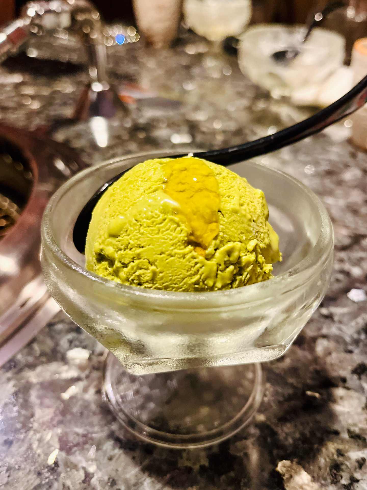 デザートは抹茶アイスクリームでさっぱりと