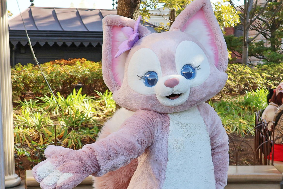 東京ディズニーシーのウォーターフロントパークでのグリーティングには状況により整理券を配布する