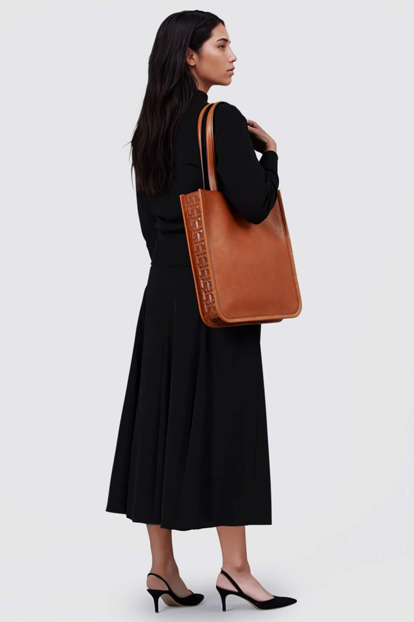 14インチのノートPCやA4ファイルが入るサイズ