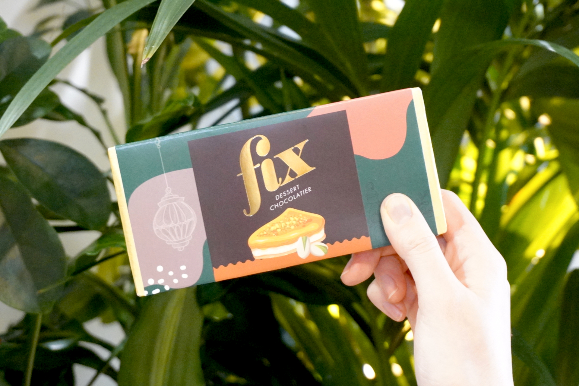「FIX Dessert Chocolatier」はドバイ在住イギリス系エジプト人の起業家サラ・ハムーダ氏が2021年に設立。厳選素材とパティシエの手作りにこだわる