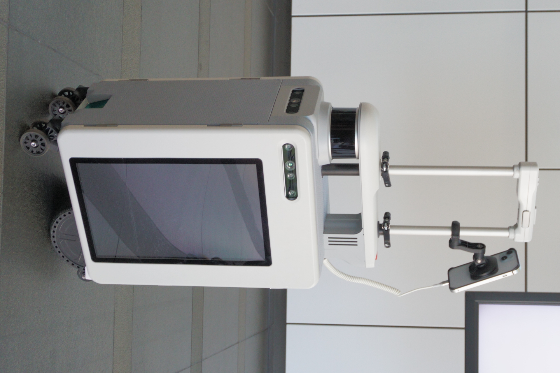 AIスーツケース