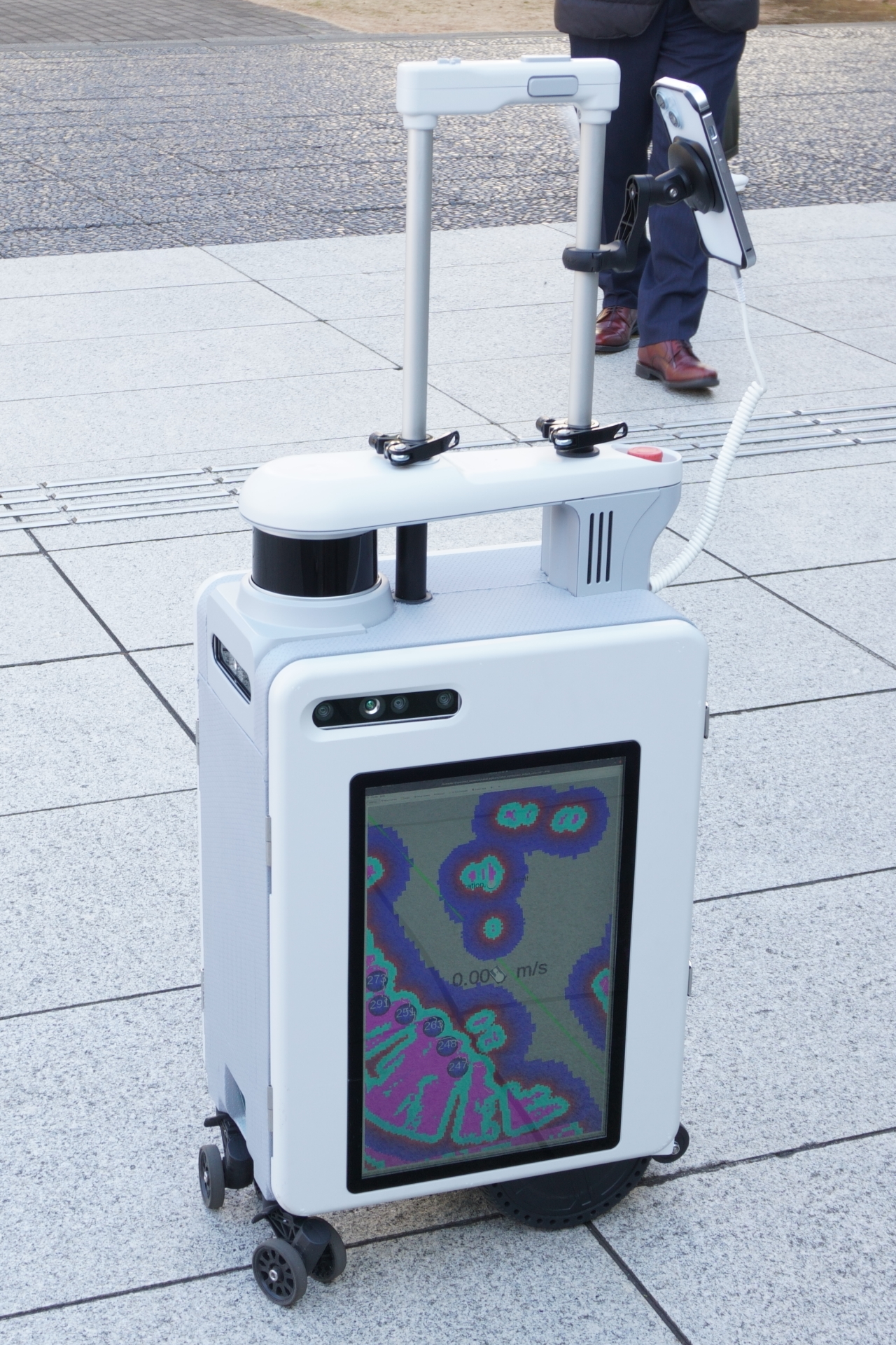 人がどのくらい集まっているかを表示しているディスプレイ。利用環境によって表示は変えられるとのこと