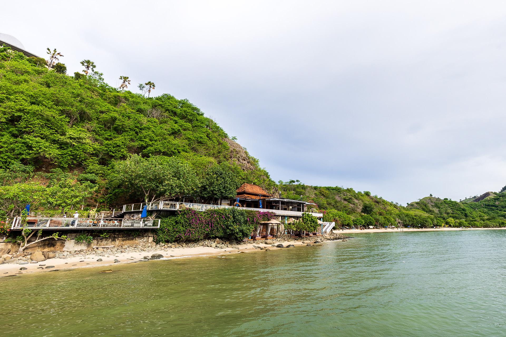 桟橋から見たアトランティス オン ザ ロック