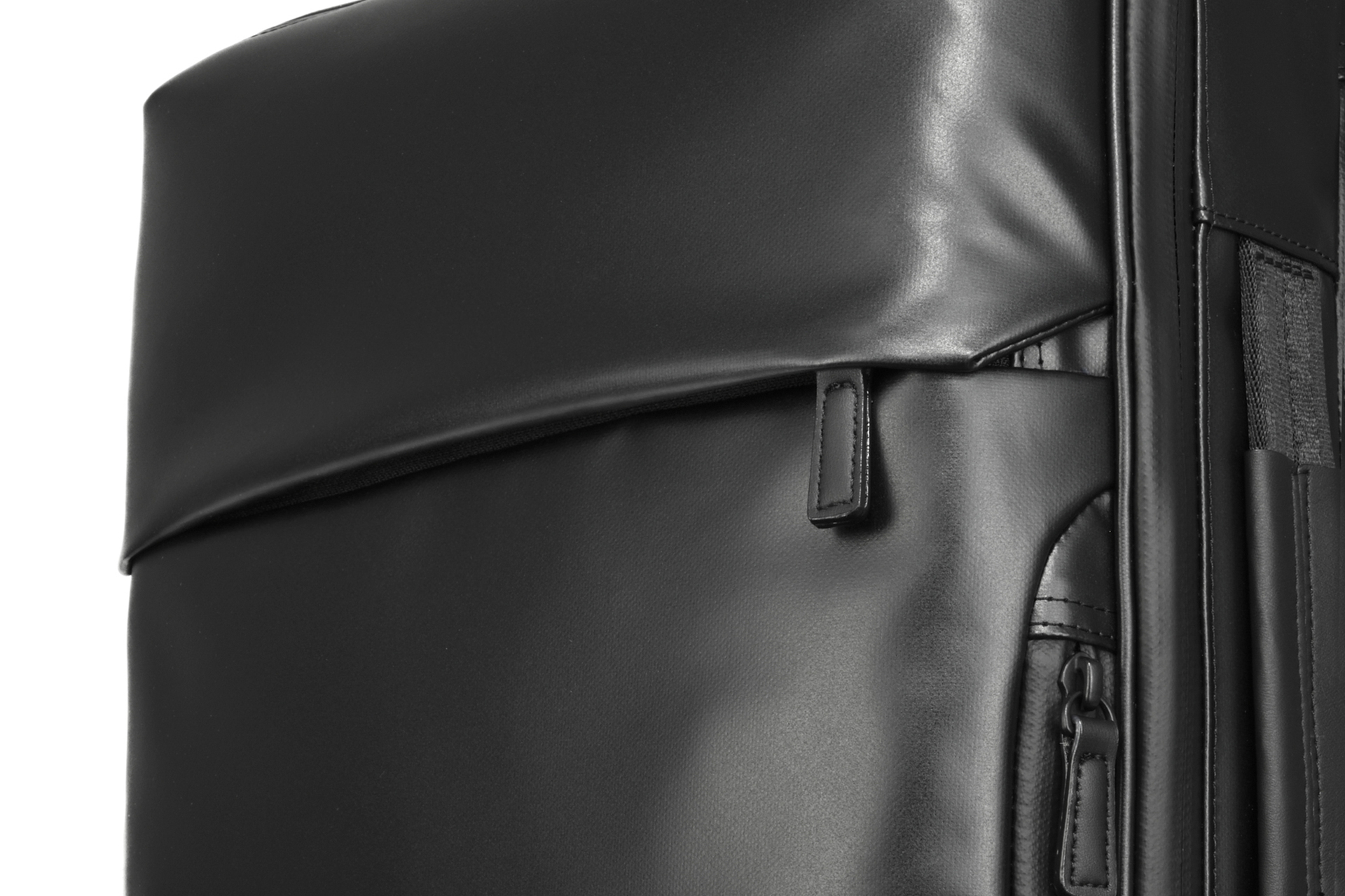 前面のレインガードポケット