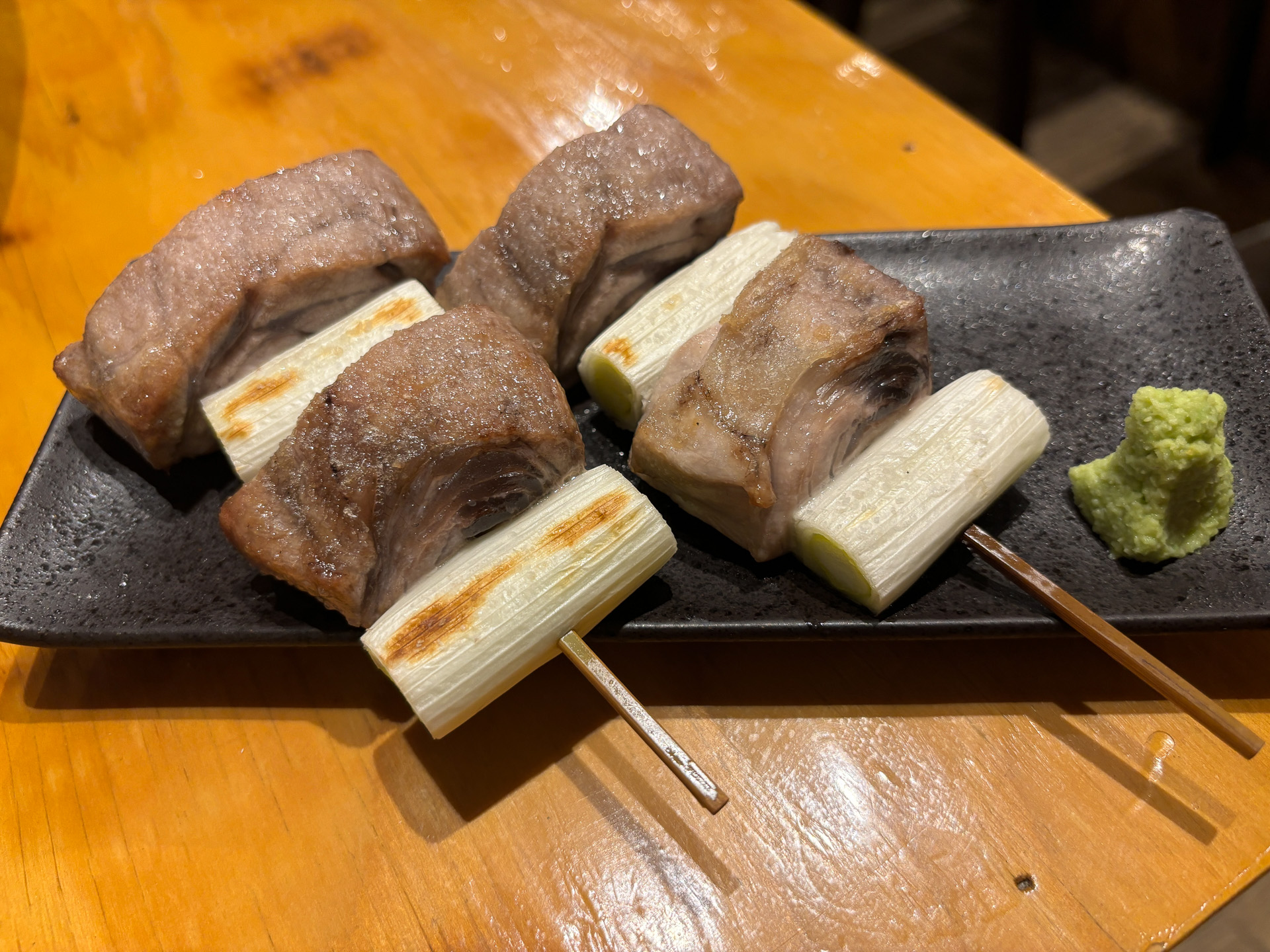 本マグロあご肉塩焼き