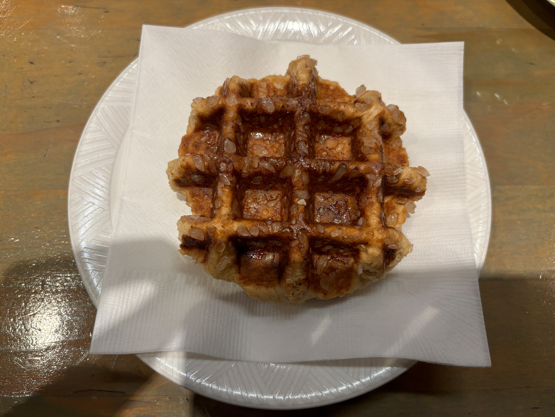 マスター渾身の「ベルギーワッフル（リエージュ風）」