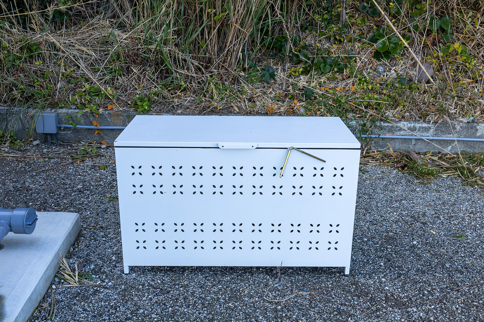 ゴミ箱もある。ゴミは可燃、不燃に分ける