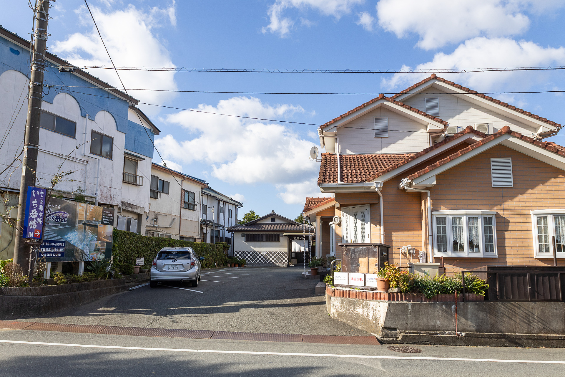 こちらが和みの宿 弓ヶ浜いち番館。弓ヶ浜から歩いてすぐにある