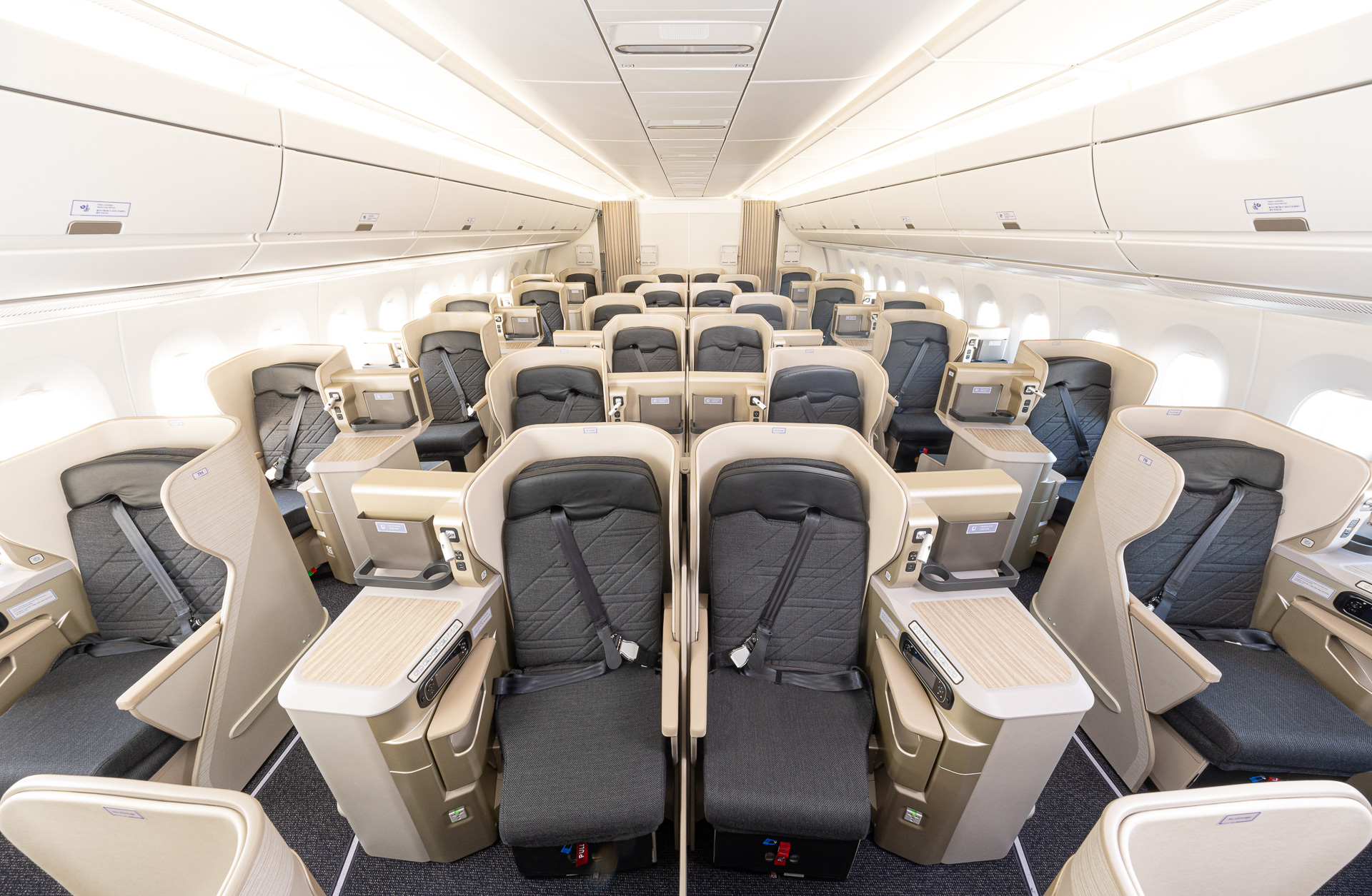 大韓航空のエアバス A350-900型機のビジネスクラス