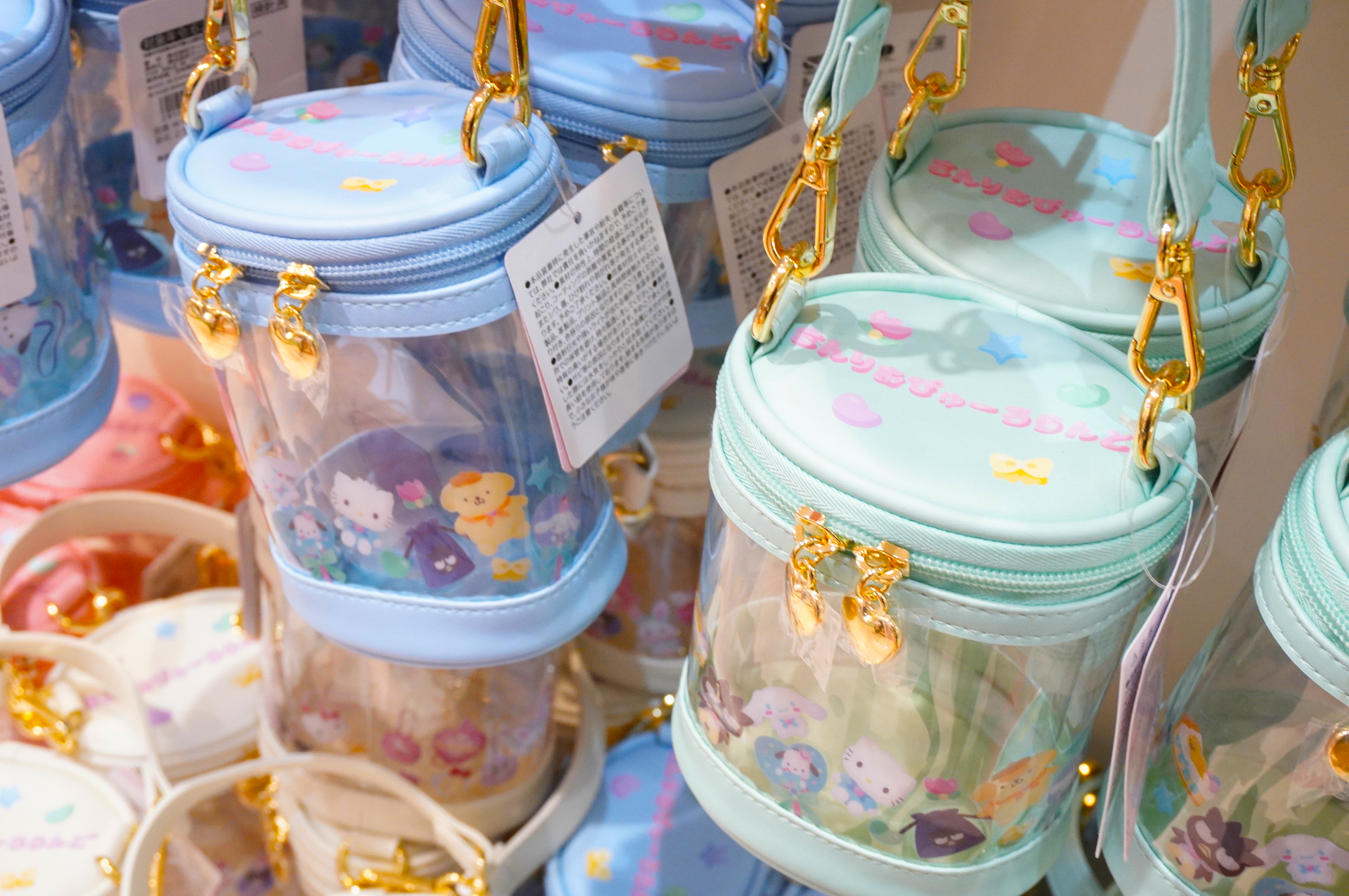 推し活ピューロランド 丸型ポーチ（全4種、各2750円）