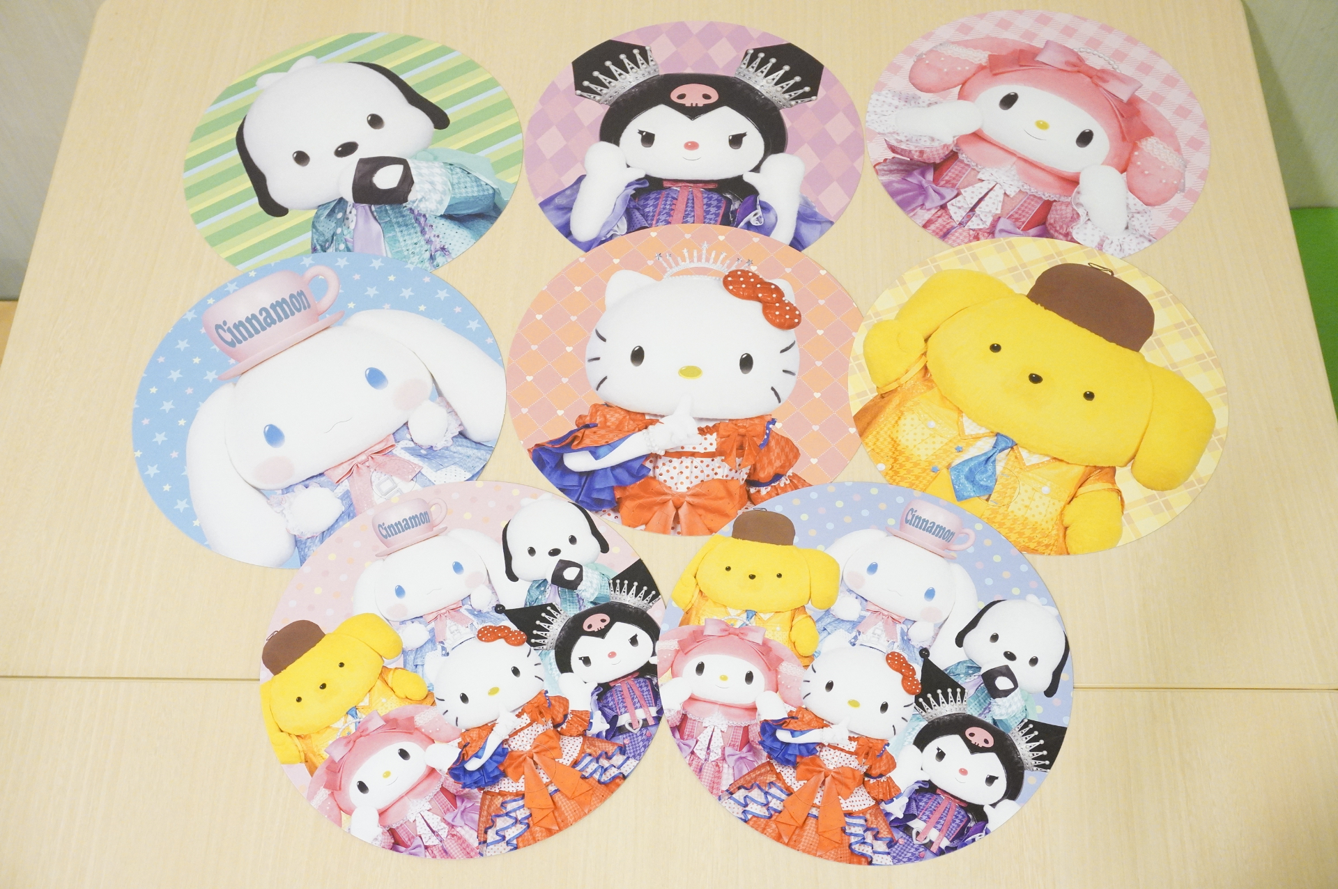 推し活メニューを注文すると「紙製うちわ」がもらえる