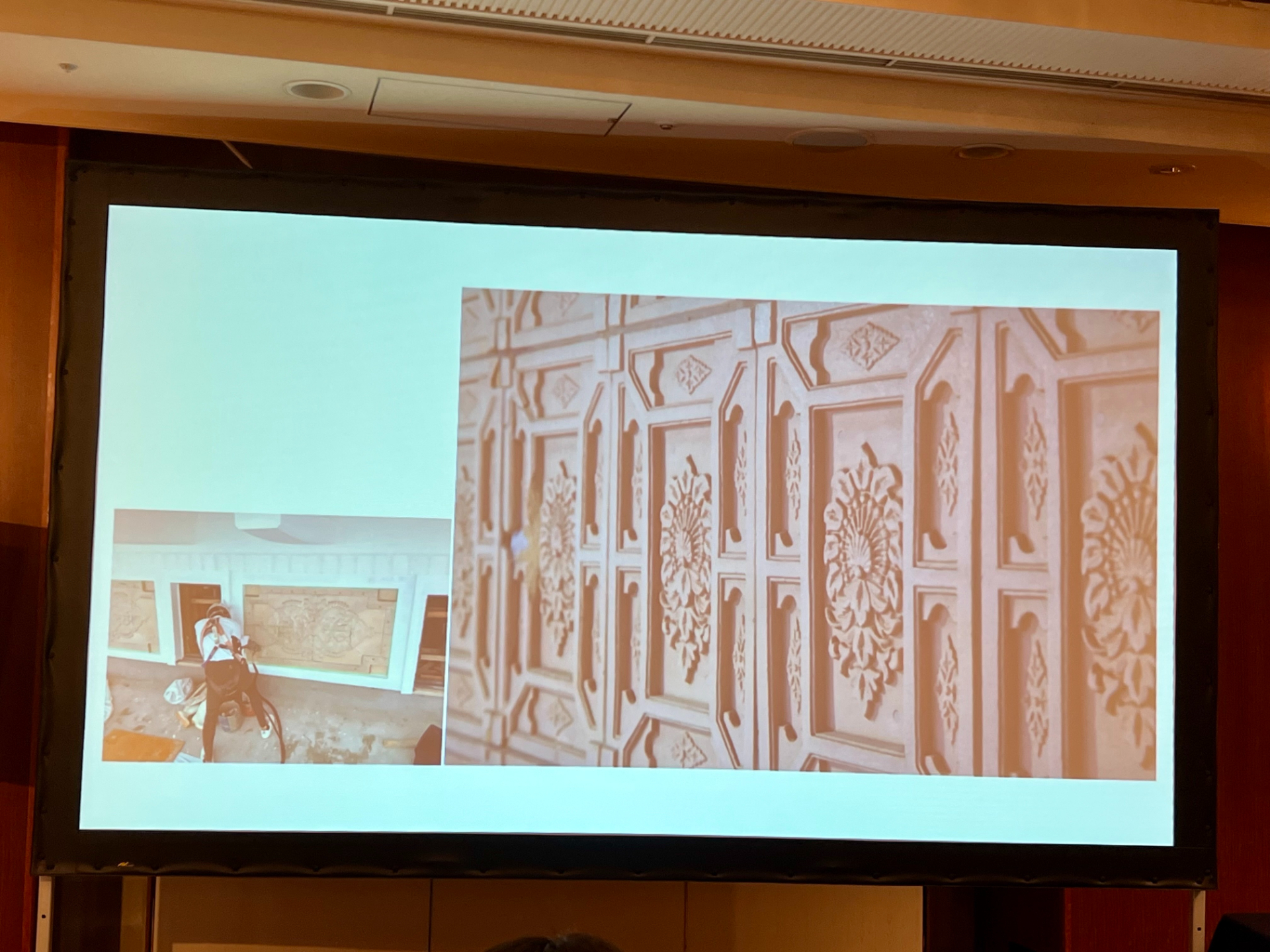 壁面の装飾部分である「テラコッタレリーフ」も保存。文様は、自然や和を感じさせる唐草文様の一種「宝相華」