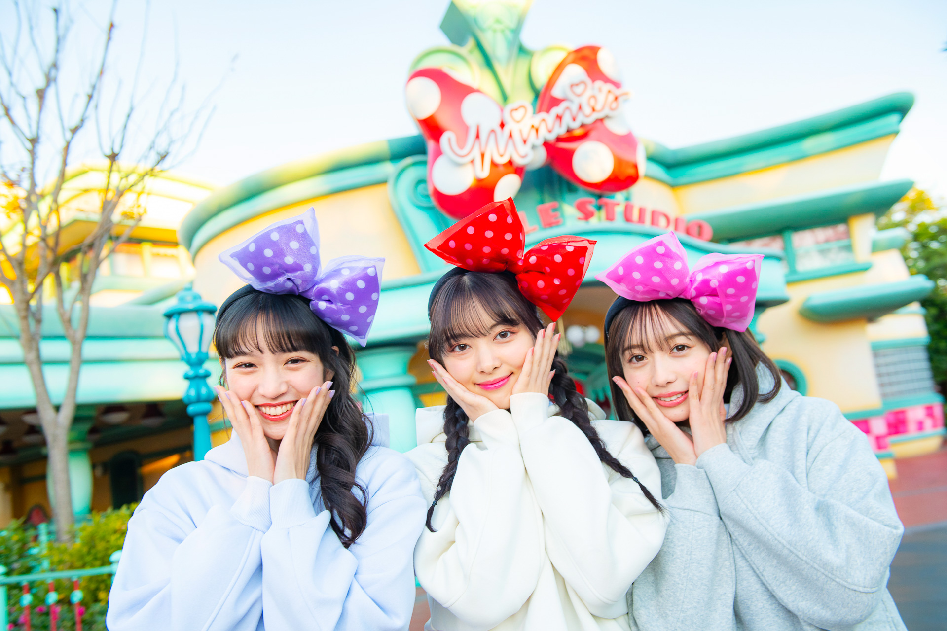 パークでお揃いで身につけると楽しいミニーマウスグッズが一挙発売！