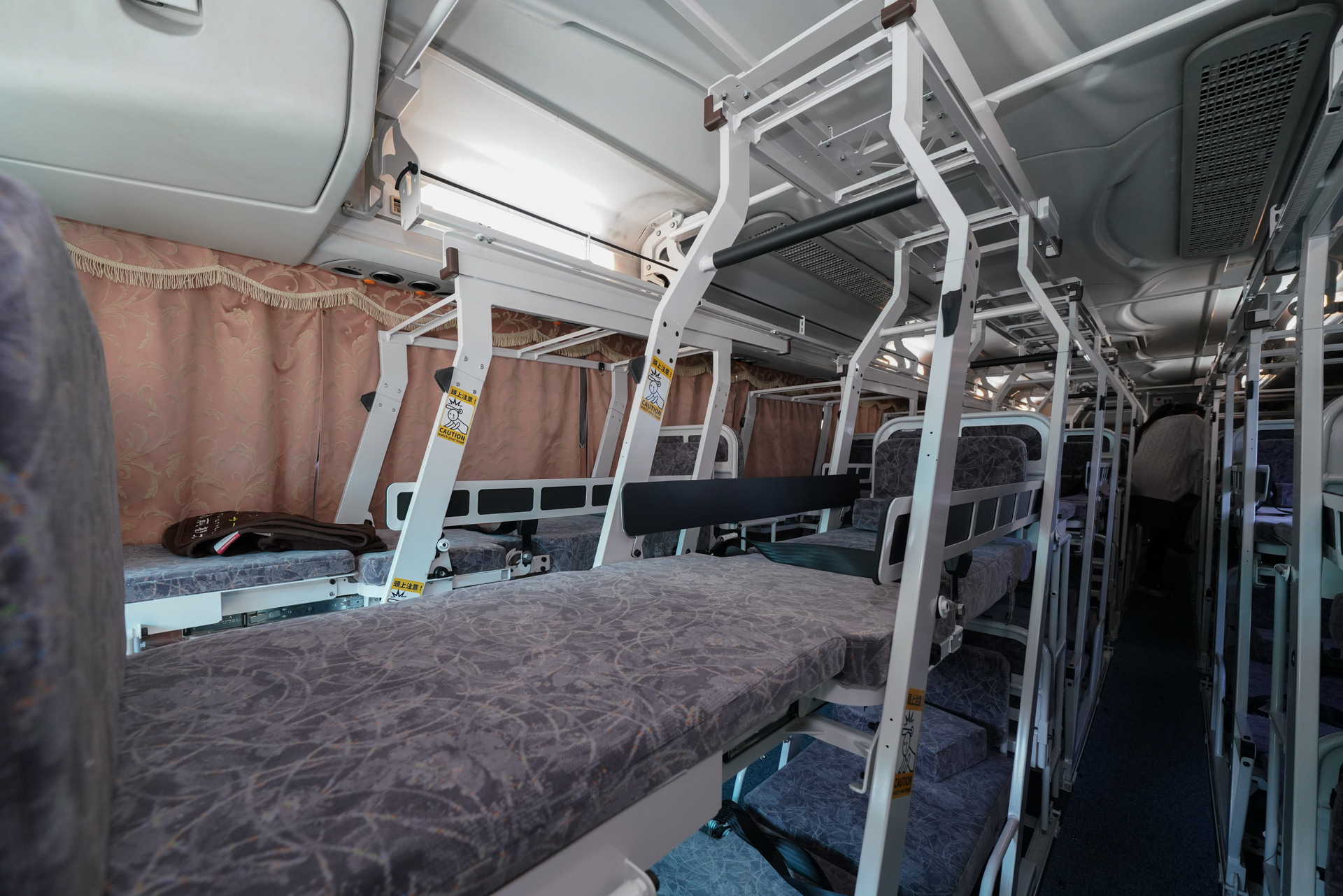 一番先頭のシートの頭上が一番余裕がある