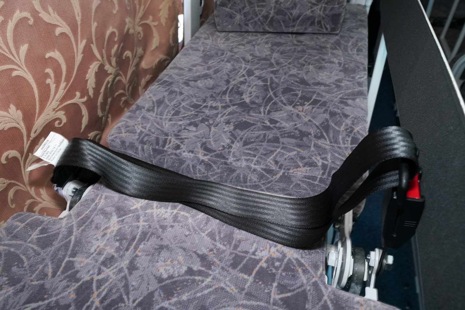 腰部の2点式シートベルト