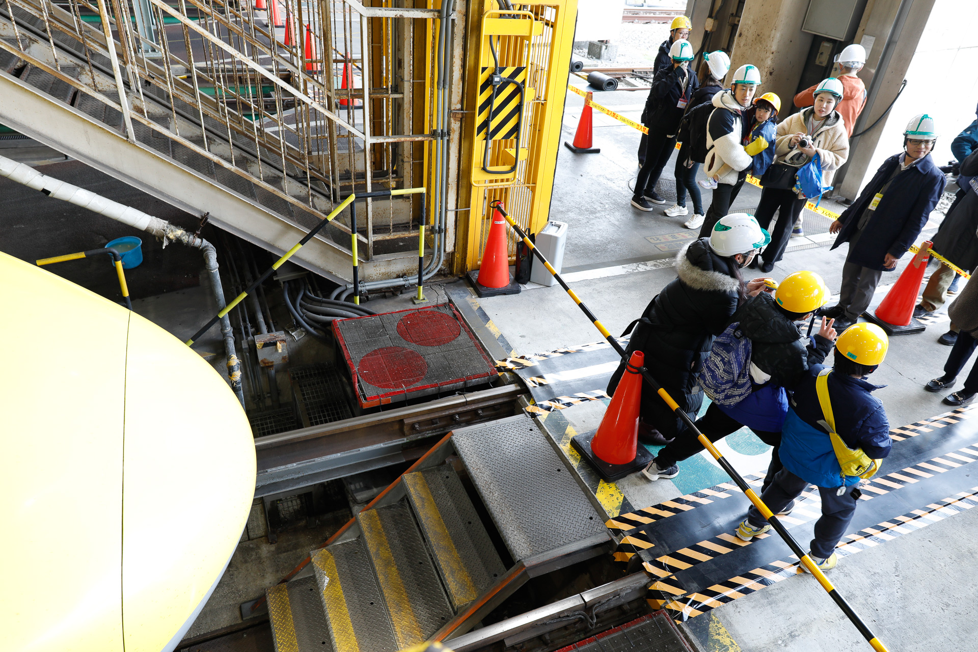 先頭部は記念撮影のスペースに充てられた