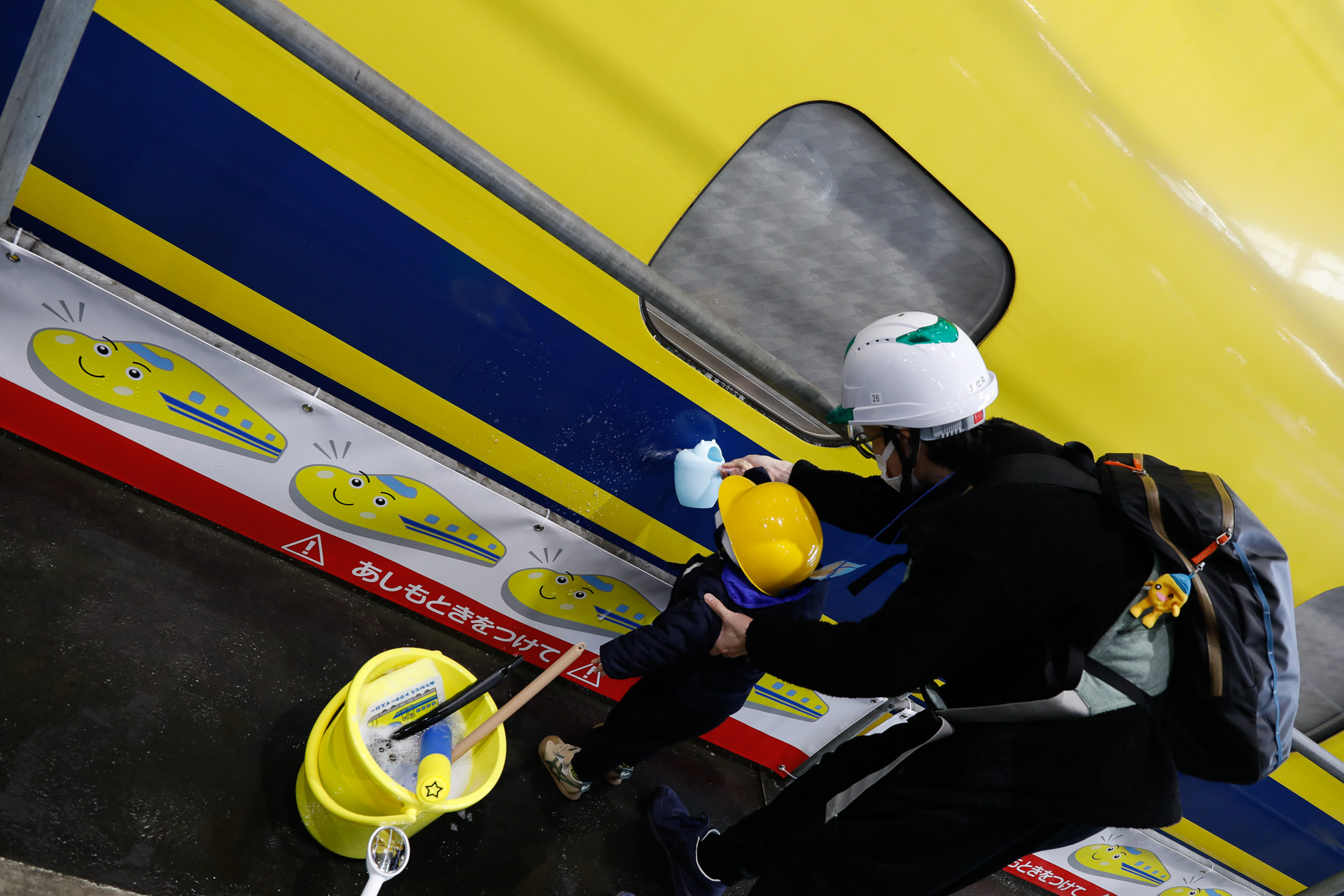 小さなお子さんの場合、親子で一緒になってお掃除