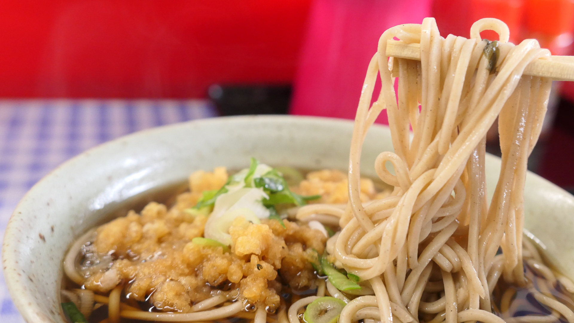 士別駅そば・天ぷらそばをアップで
