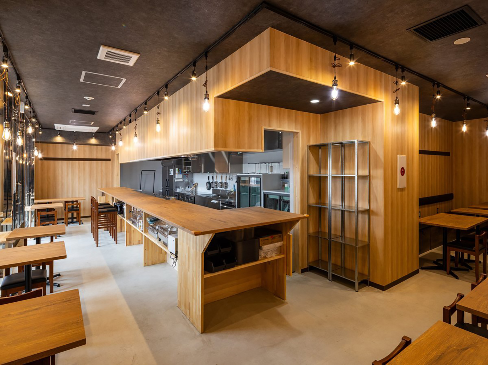 レストラン「土佐鶏肴ジロー」