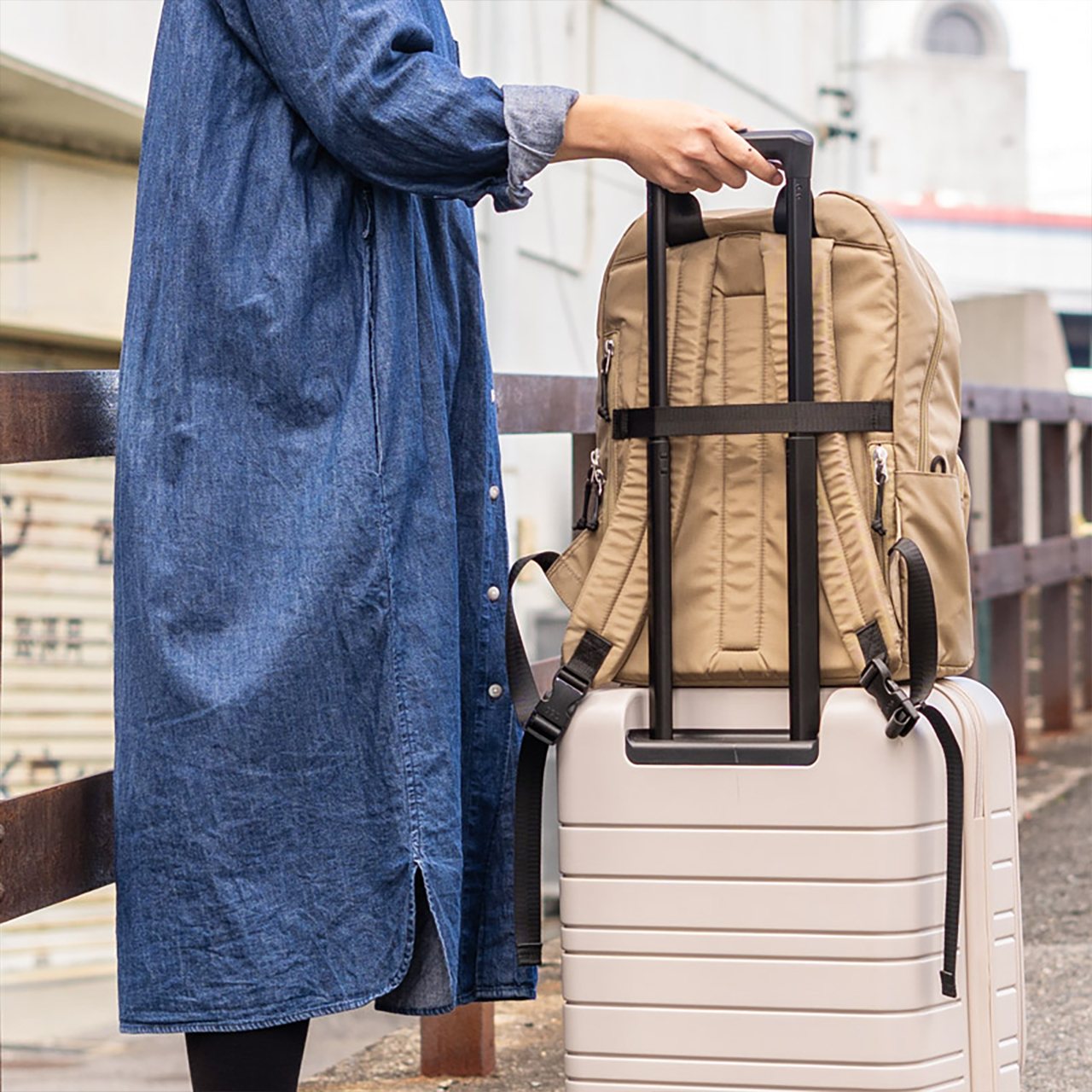 キャリーオンベルト付き