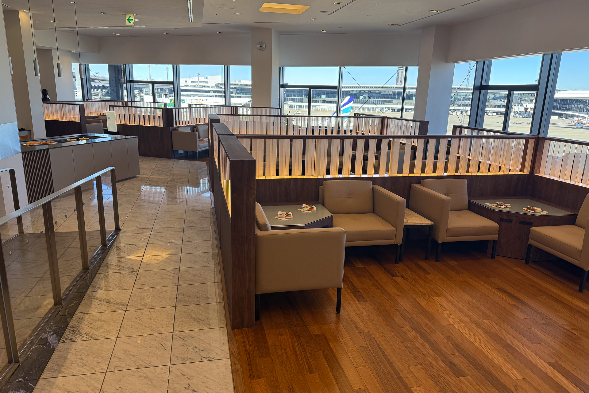 ラウンジの面積は800m<span class="em sup">2</span>。今後1500m<span class="em sup">2</span>まで拡張するという