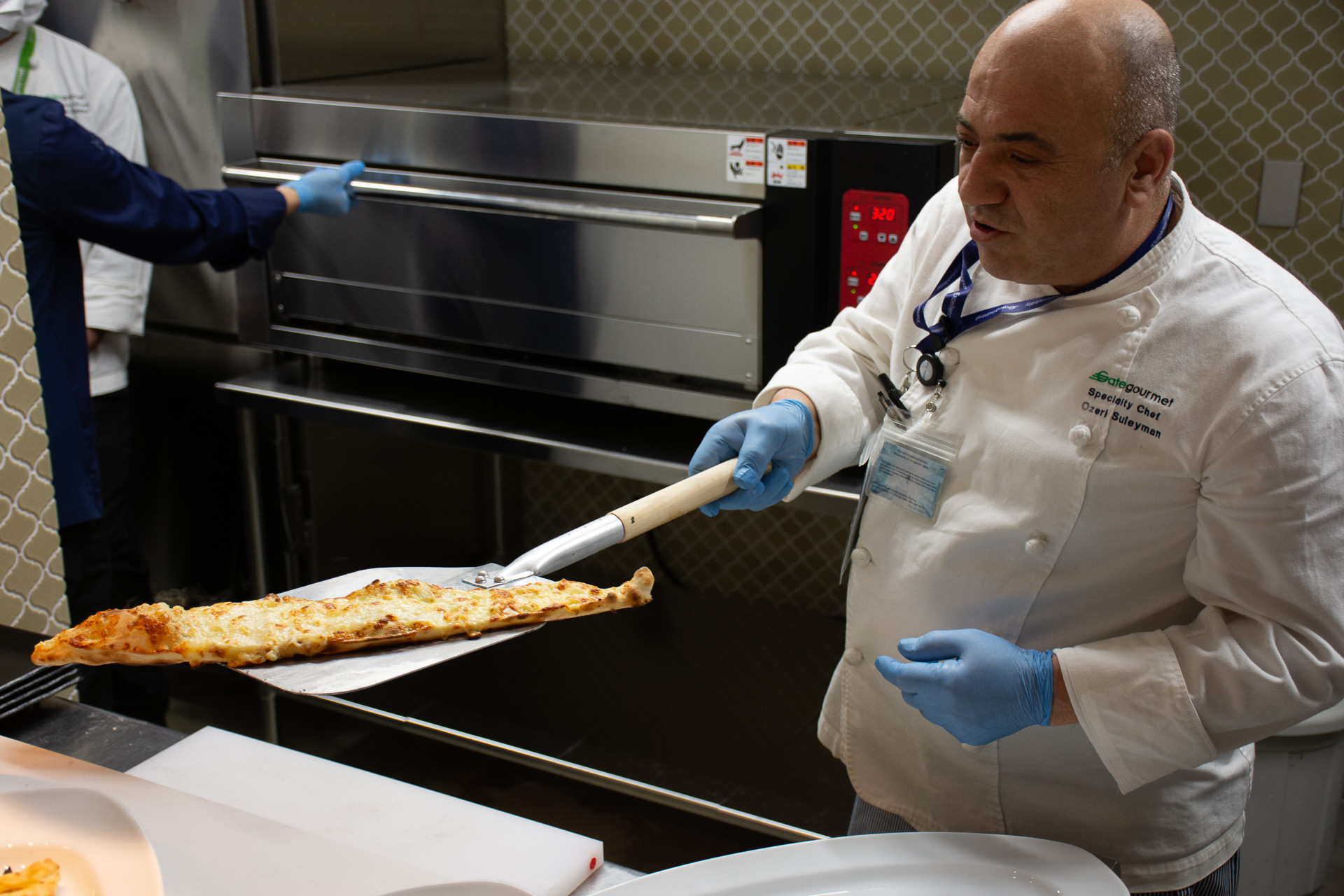 この日はシェフが直々に焼いてくれた