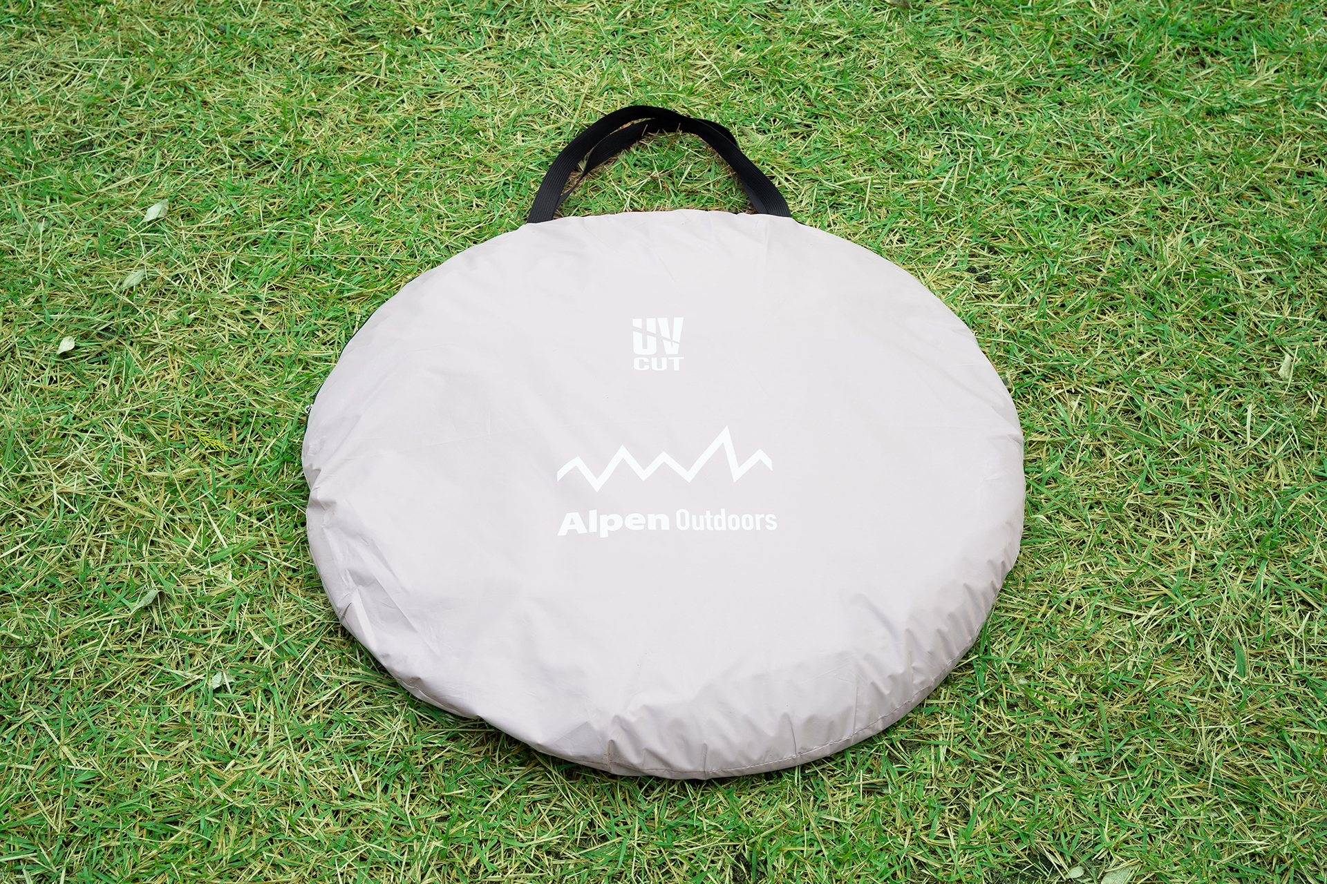 収納時に持ち運べる取っ手付き