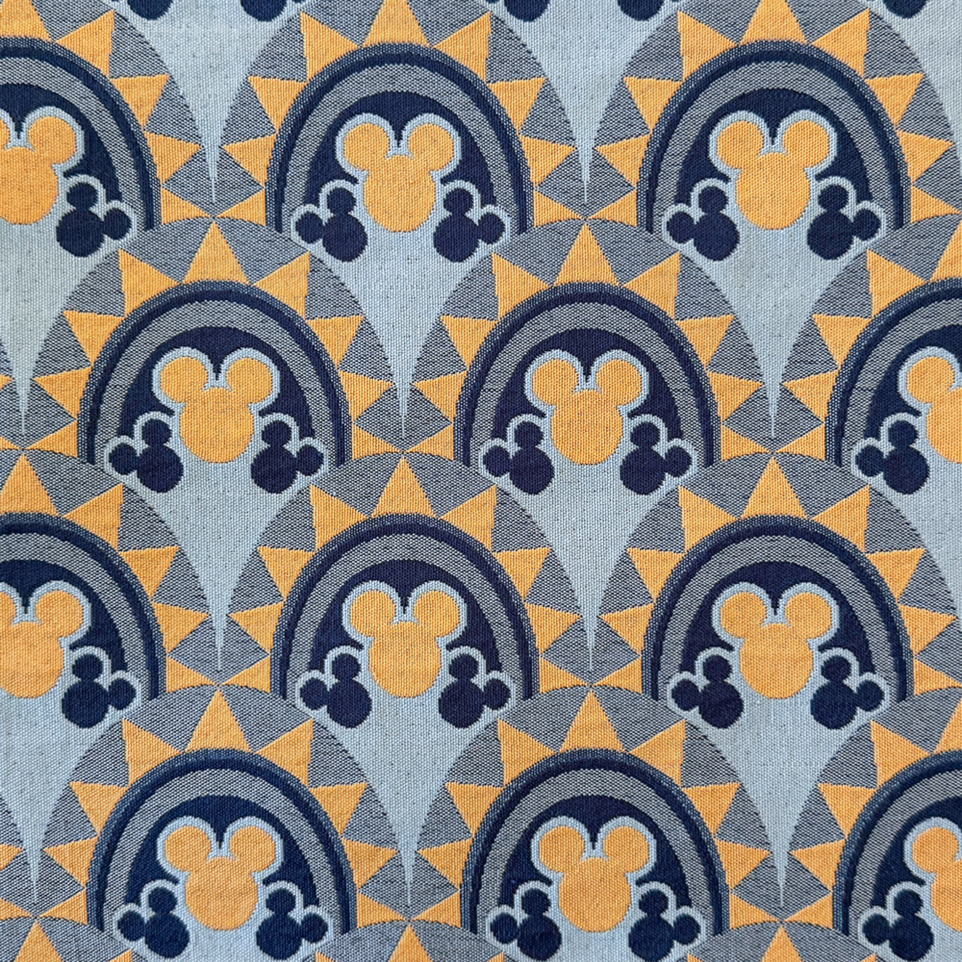 通常のベッドスローはミッキーマウス