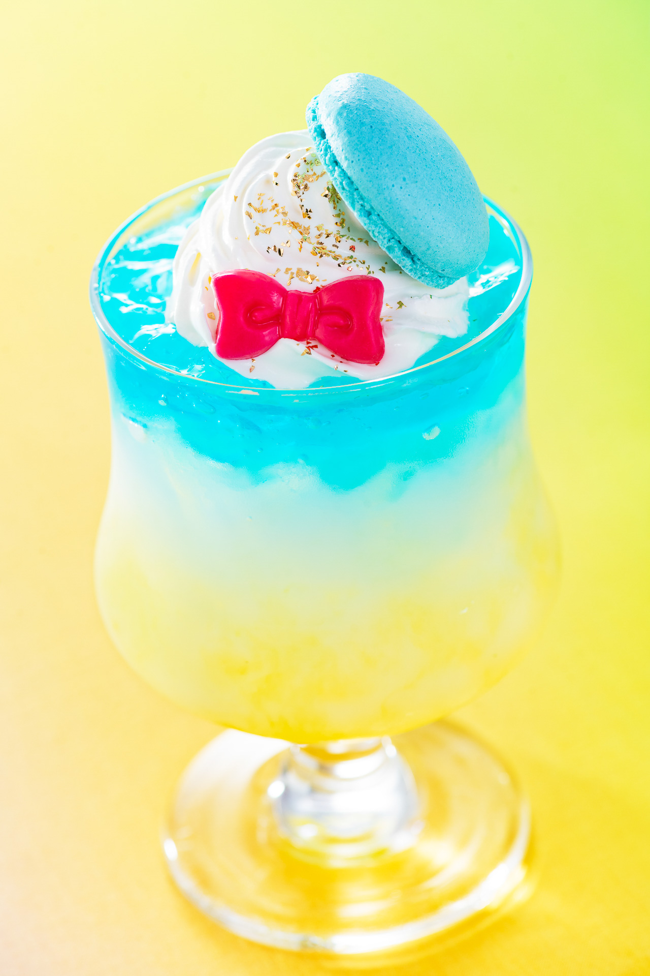 シェフ・ミッキーの「ディズニー・パルパルーザ“ドナルドのクワッキー・ダック！ダック！ダックシティ！”スペシャルドリンク」（1600円）※提供期間4月1日～5月15日