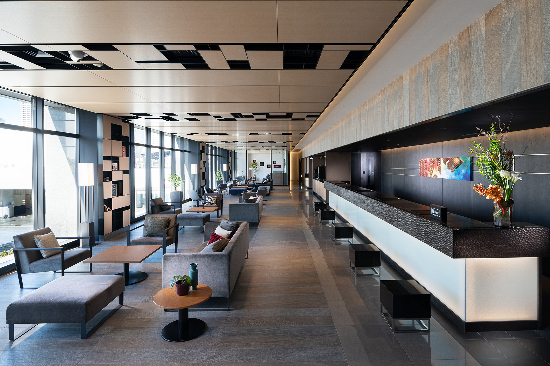 2階のロビーエリア（提供：ダブルツリーbyヒルトン東京有明）