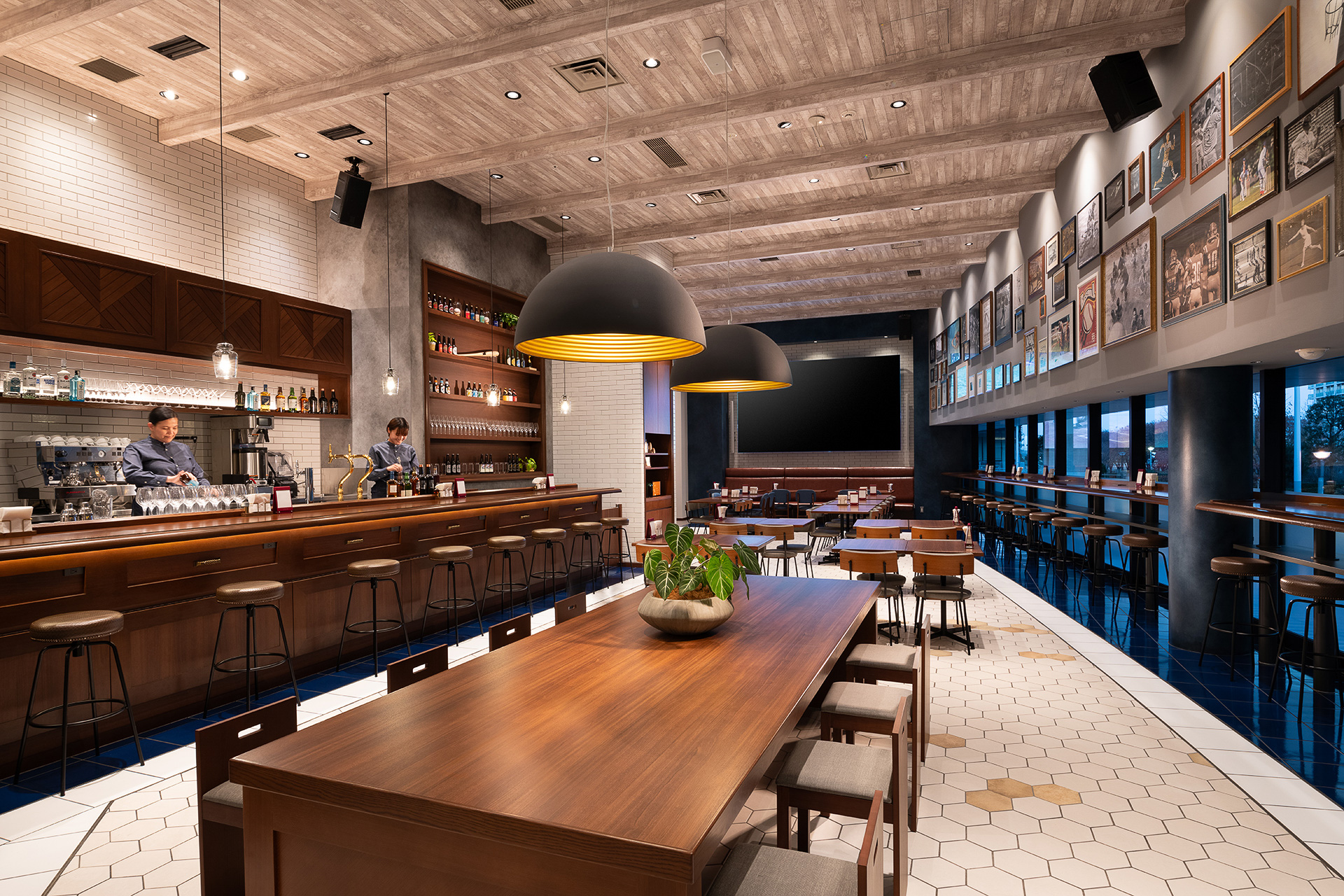 2階にある「Brew33 Bar」（提供：ダブルツリーbyヒルトン東京有明）