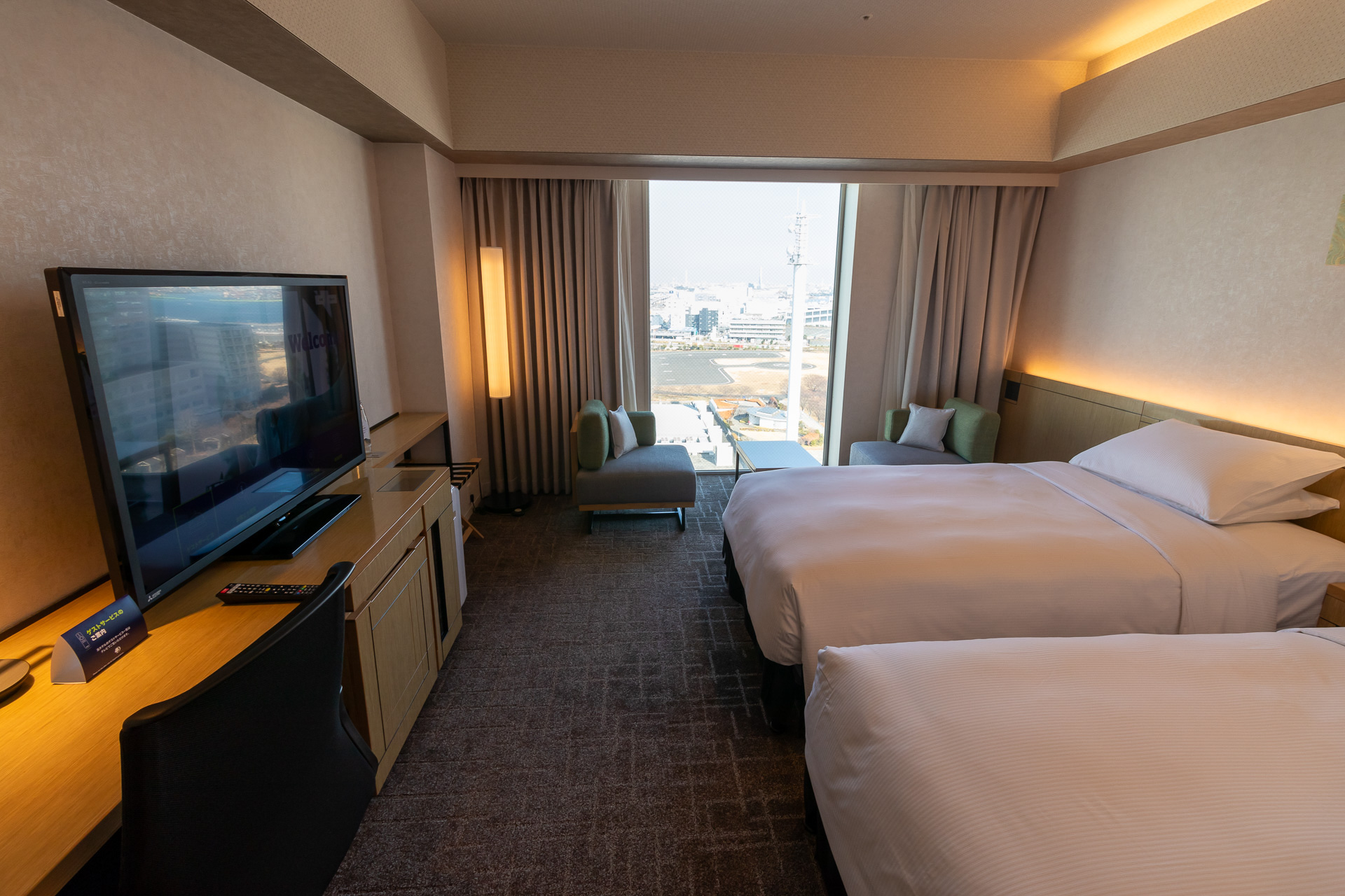 ベッドが2台用意されている「デラックスルーム」