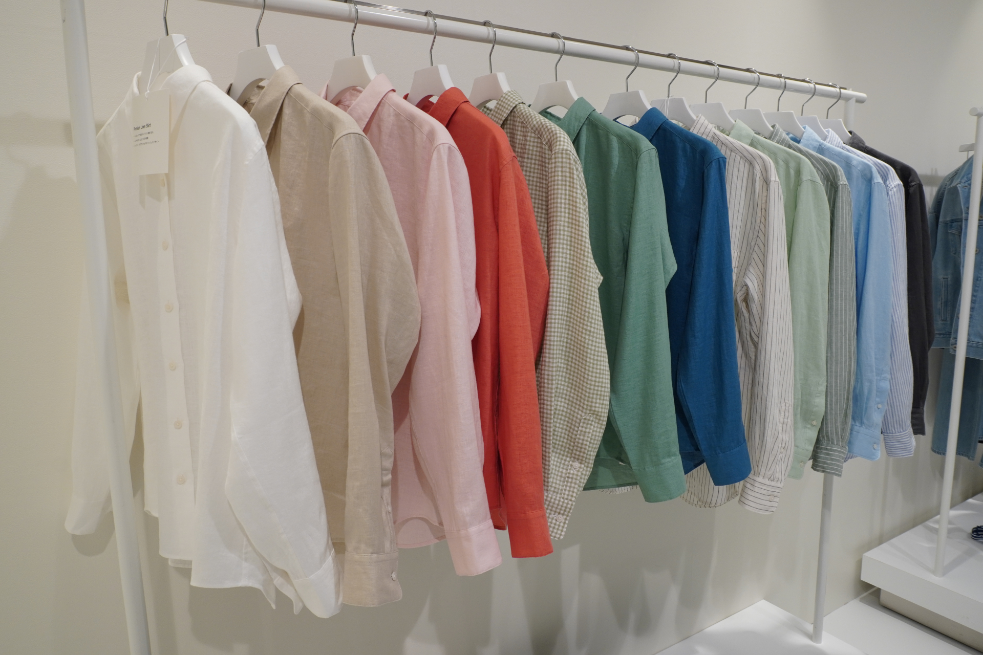 デニムジャケットやジーンズも引き続き人気とのこと