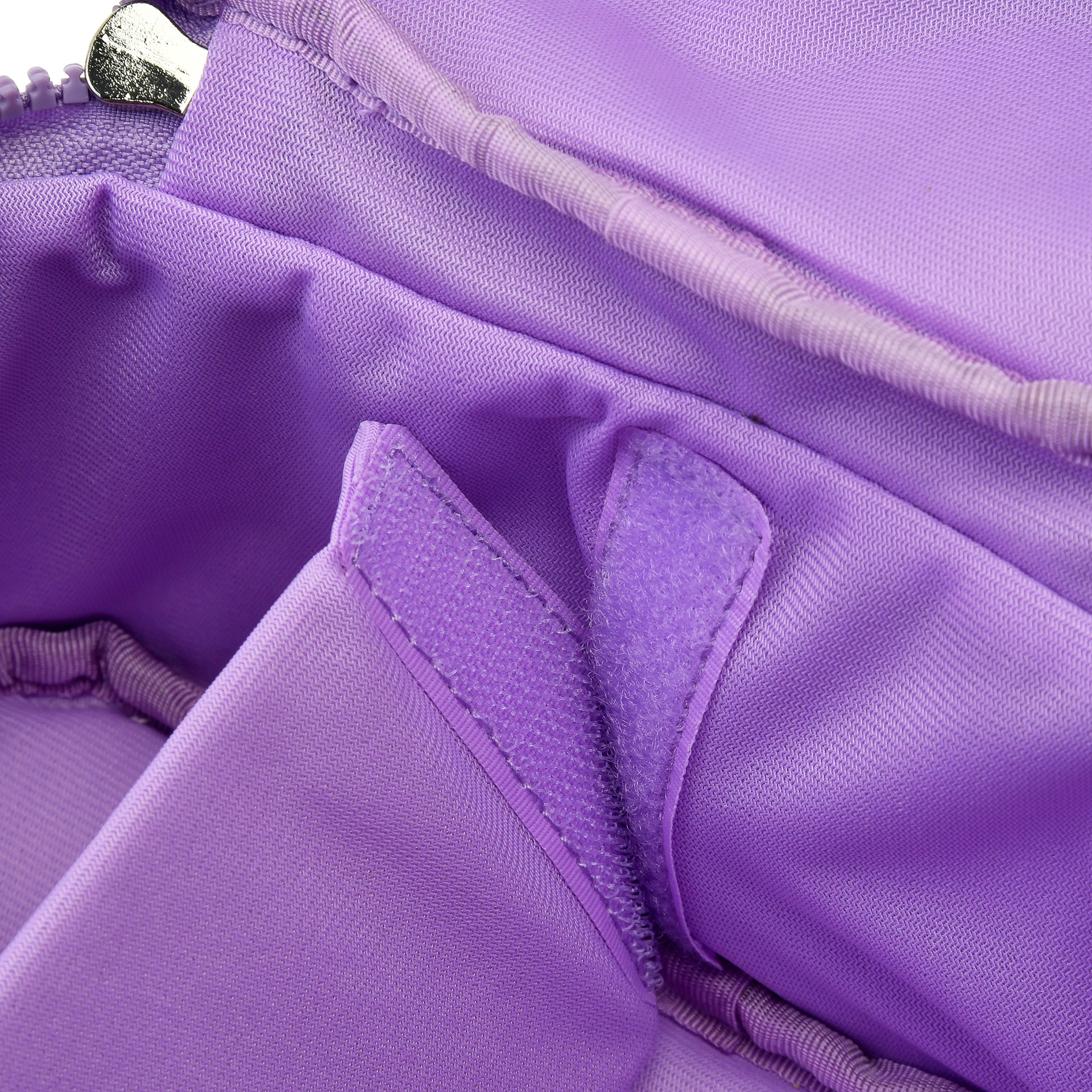 「バニティポーチ」（3900円）