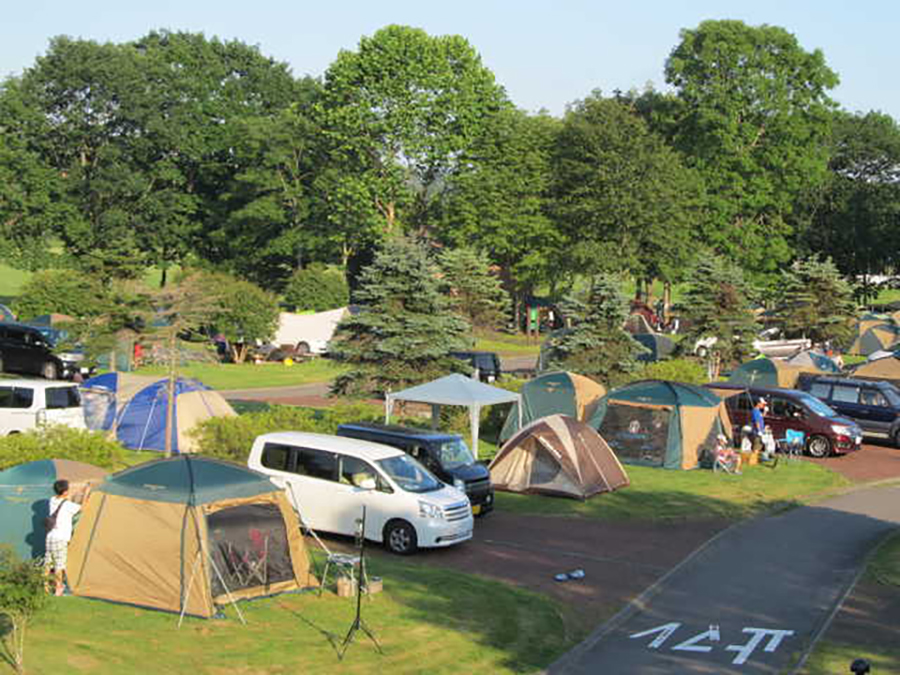 総サイト数200以上の「オートリゾート苫小牧 アルテン」