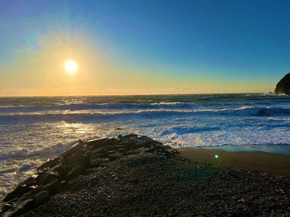 新たに4か所がRVパーク認定。写真は静岡県の「RVパーク 西伊豆大浜海岸villa SURF9」
