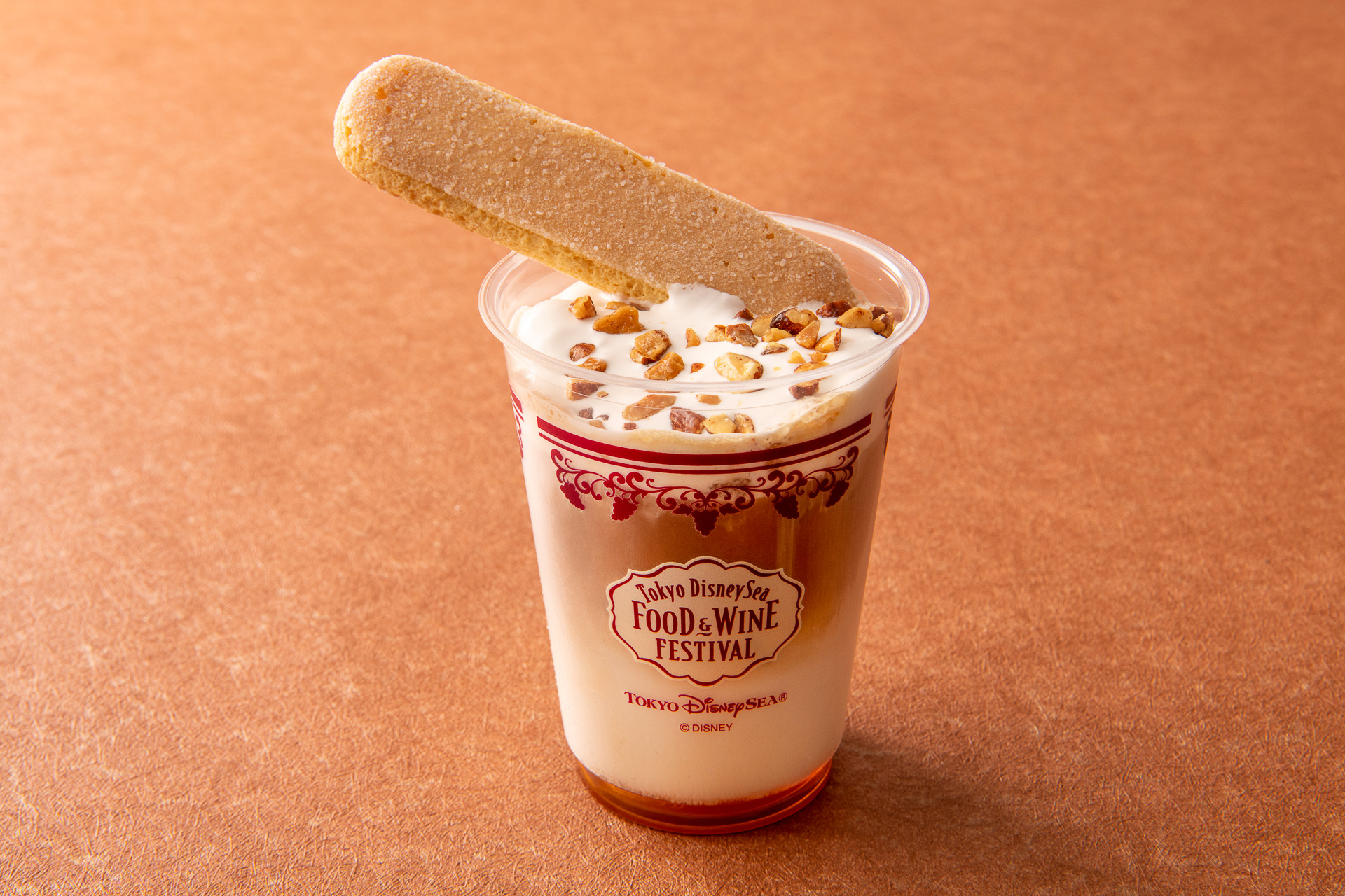 「ゴンドリエ・スナック」の「アイスカフェラテカクテル（アマレット＆アーモンド）」（780円）