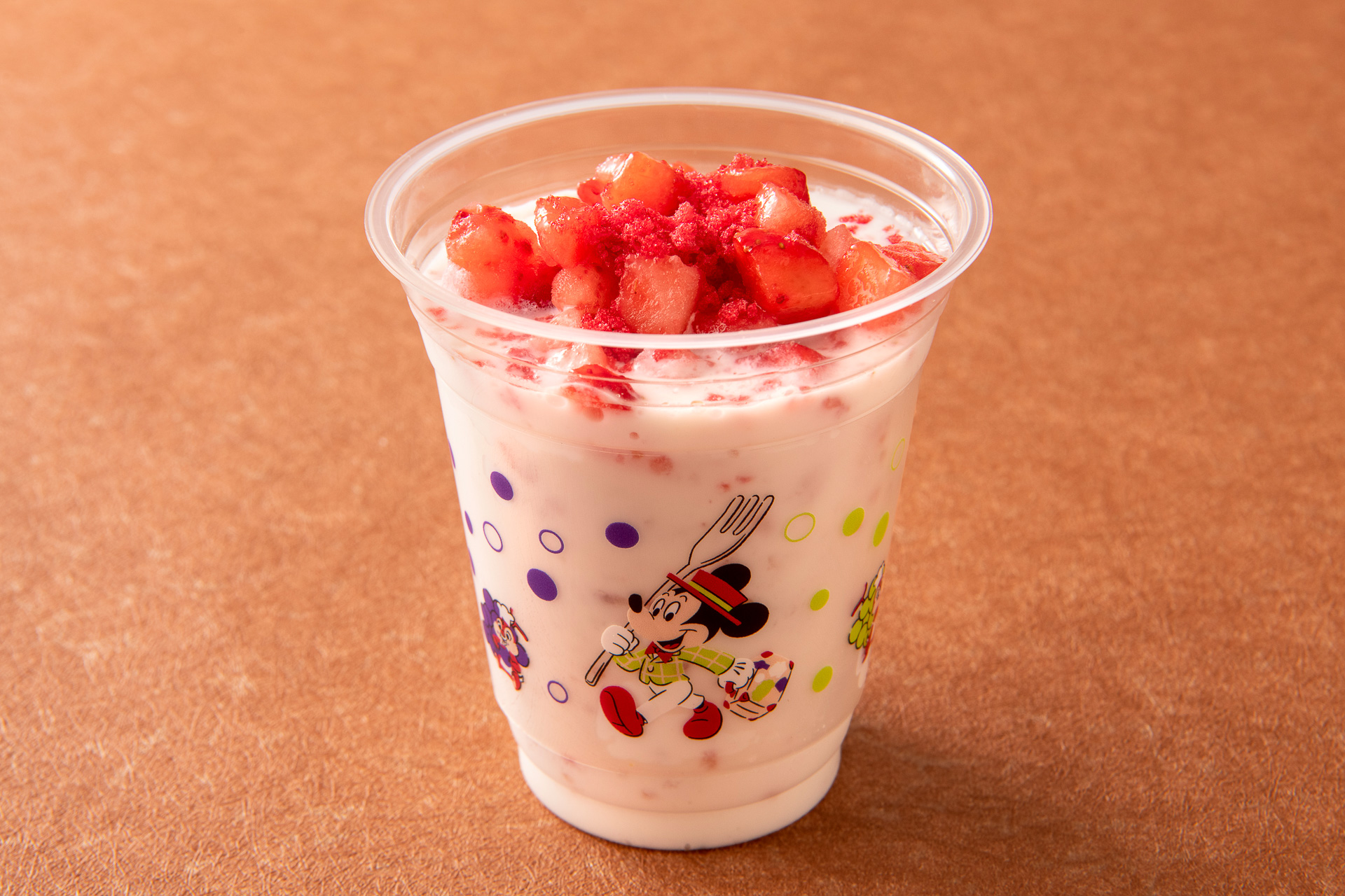 「ゴンドリエ・スナック」の「スペシャルソフトドリンク（苺ミルク）」（700円）