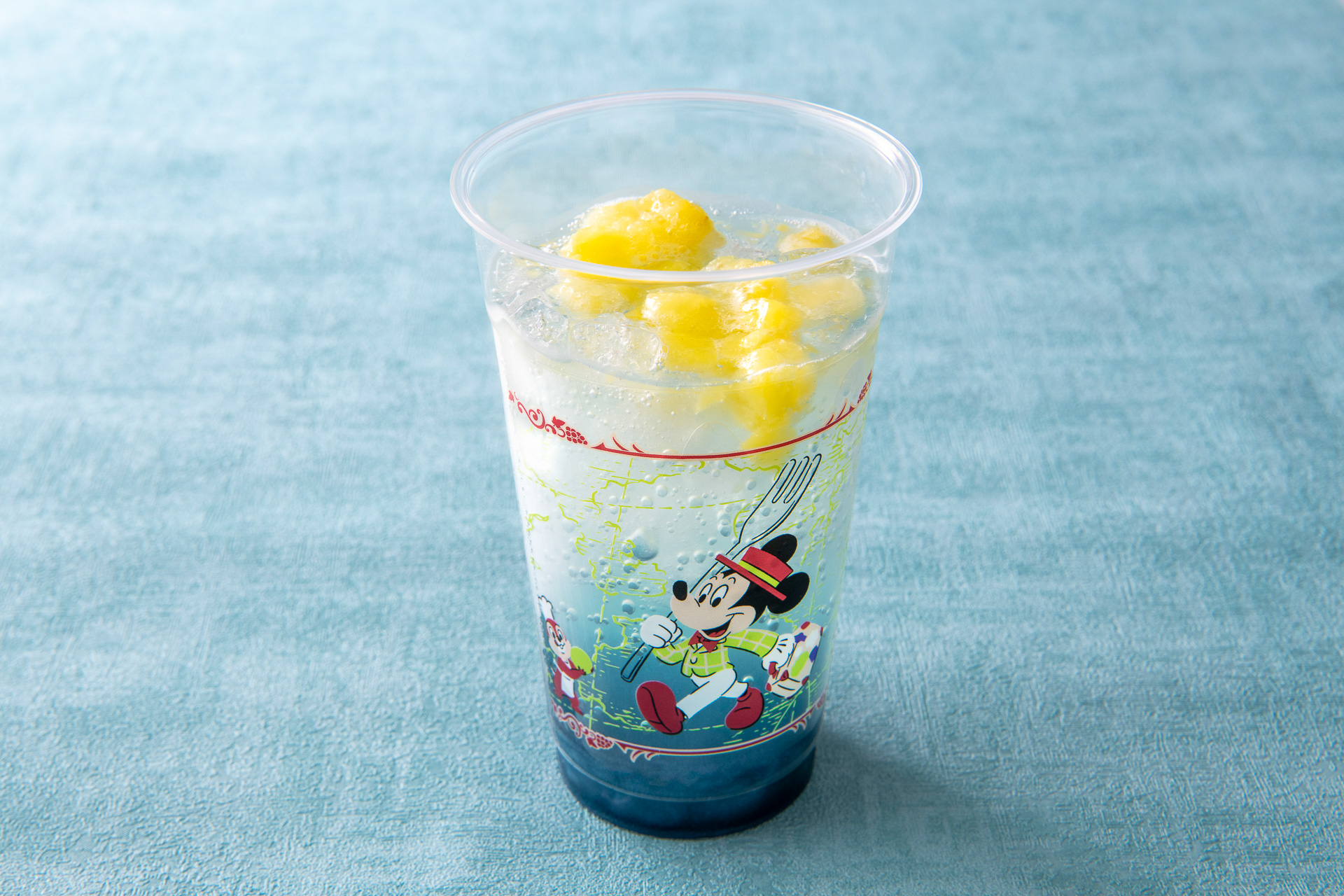 「ザンビーニ・ブラザーズ・リストランテ」の「スパークリングドリンク（パイナップル＆ココナッツ風味）」（700円）