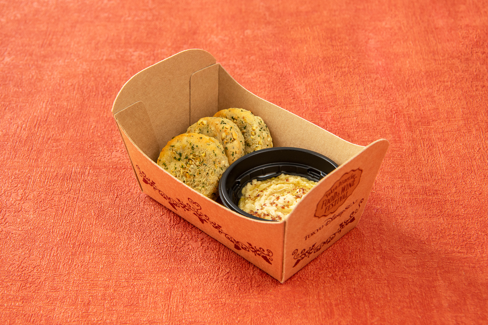 「ドックサイドダイナー」の「ローストファラフェル＆フムスディップ」（700円）