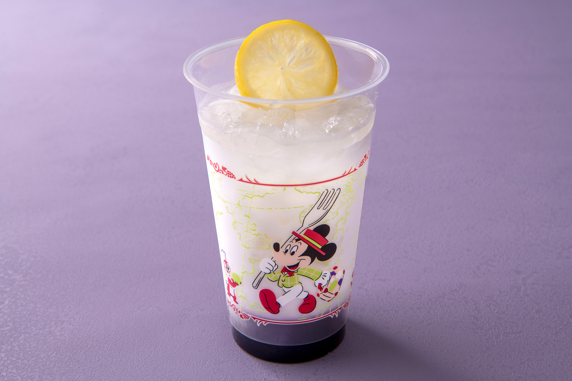 「カスバ・フードコート」の「スペシャルラッシー（バタフライピー＆レモン）」（700円）