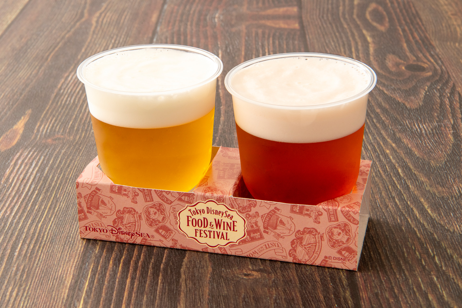 「テディ・ルーズヴェルト・ラウンジ テラス席」の「クラフトビールセット」（1000円）※スプリングバレー シルクエール＜白＞（ウィートエール）・スプリングバレー ジャズベリー（フルーツビールタイプ）発泡酒