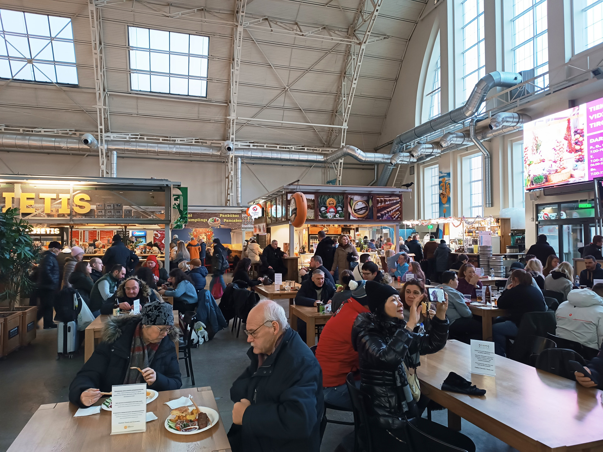 市場内のフードコート