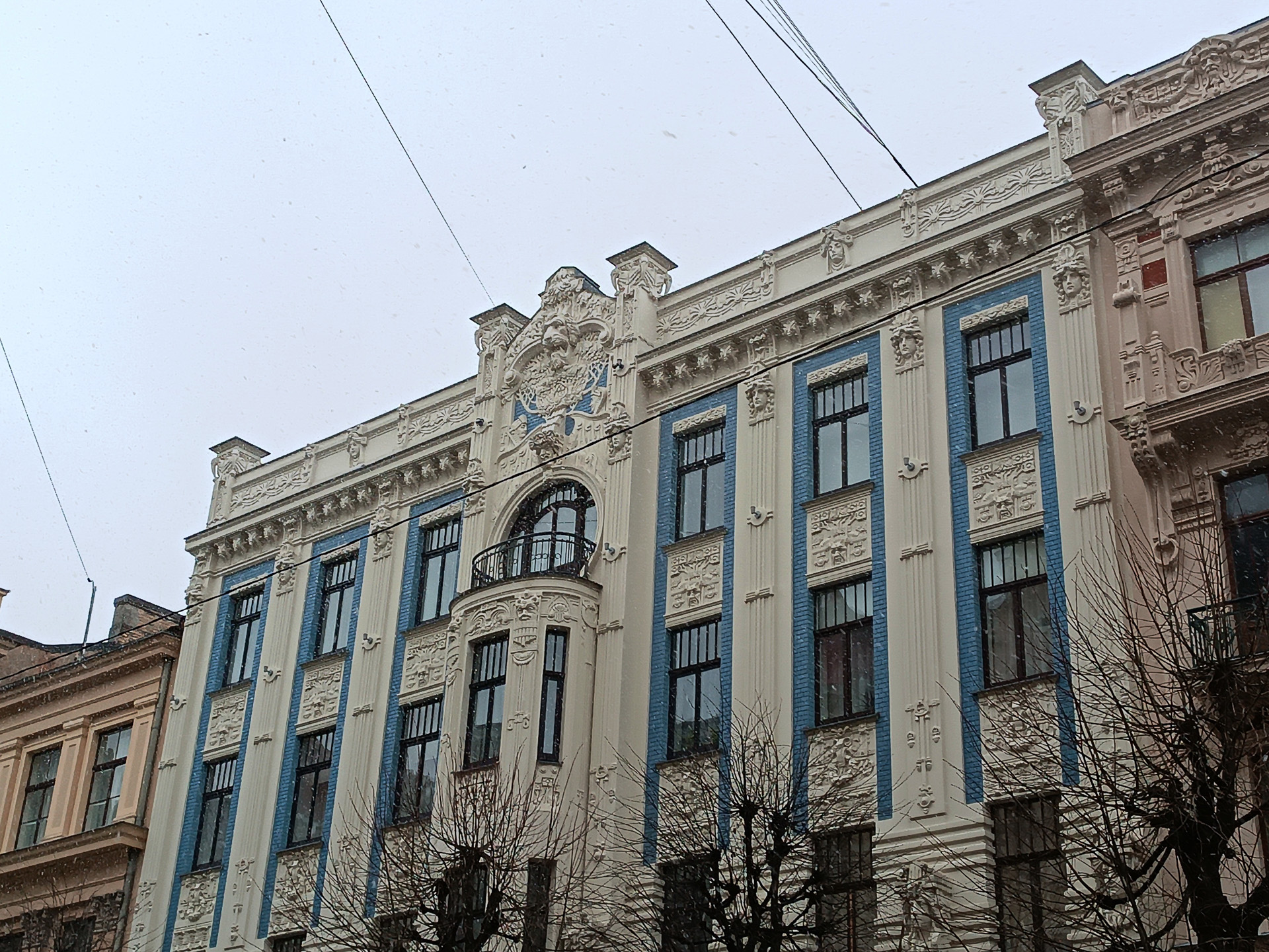 見ていて飽きないアールヌーボー建築群